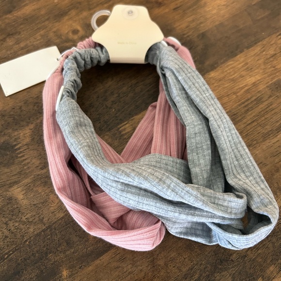 Two pack headbands. Brand new, never worn. One grey, one pink. - Picture 3 of 3